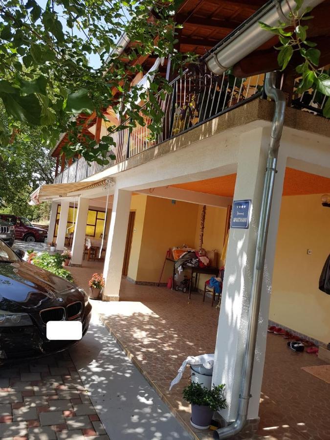 Apartmani Corleone Bilice Exterior photo